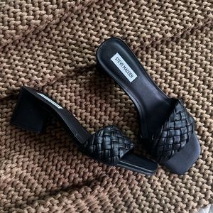 Steve Madden black woven sandal mule